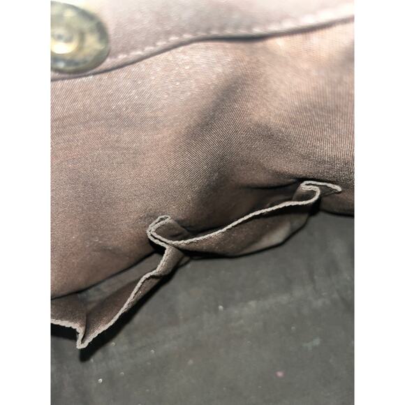 Gucci GG Canvas Shoulder Bag - Picture 9 of 13